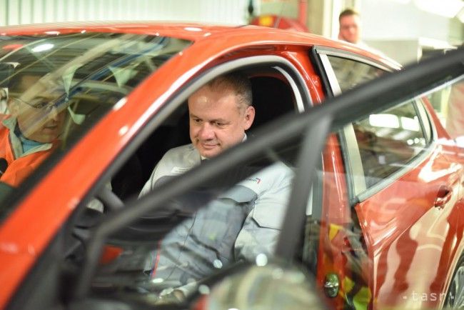 Trnava Carmaker Presents Its New Car Model to President Kiska