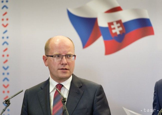 Sobotka: V4 Isn't Troublemaker, It Wants to Prevent EU from Breaking Up