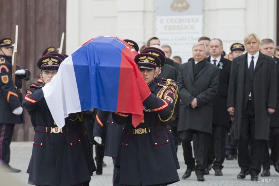 President's Guard Bids Farewell to Kovac with Military Honours