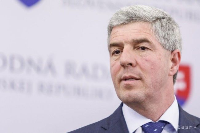 Bugar Rules Out Coalition Break-up over Mika, May Back Reznik