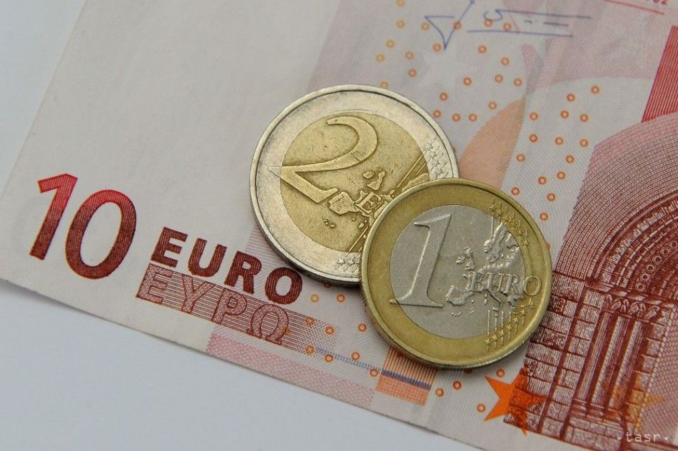 Analysts: Any Return to Slovakia's Original Currency Costly and Painful