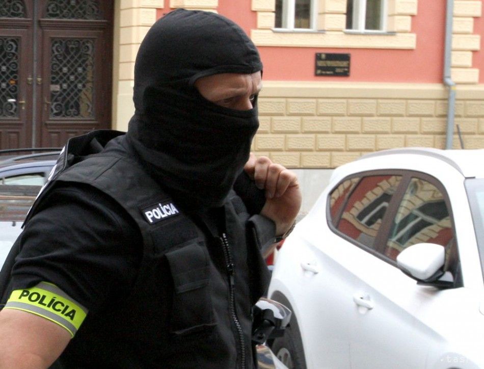NAKA Detains Seven People after Raiding Bratislava District Office