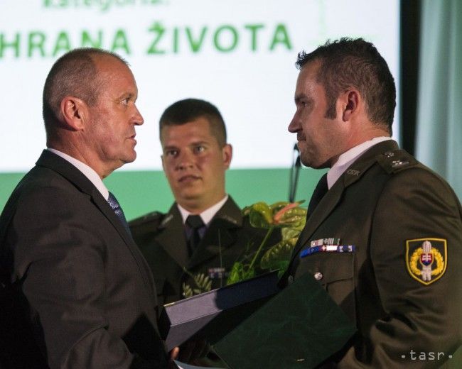 Minister Gajdos Hands Over 30 New Vehicles to Soldiers in Presov