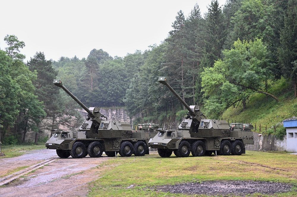 Ukraine Receives Two Zuzana 2 Howitzers from Konstrukta-Defence