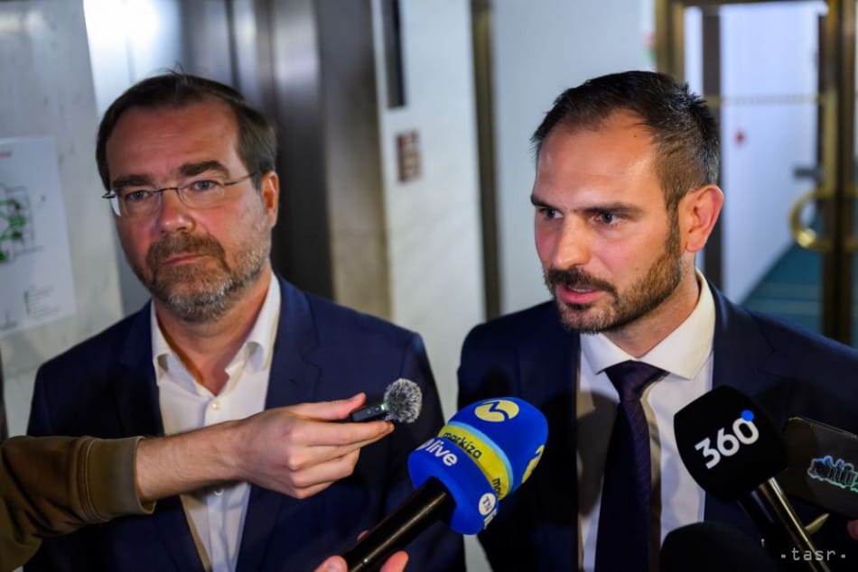 'Slovakia' Party Wants to Hear Quick Decision from Krajci and Kratky
