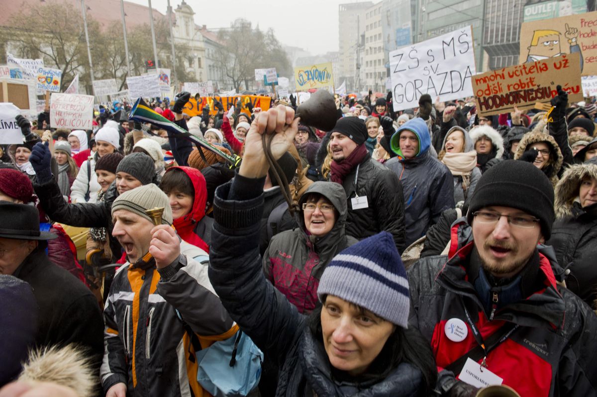 Teachers from All over Slovakia Hold Protest in Bratislava