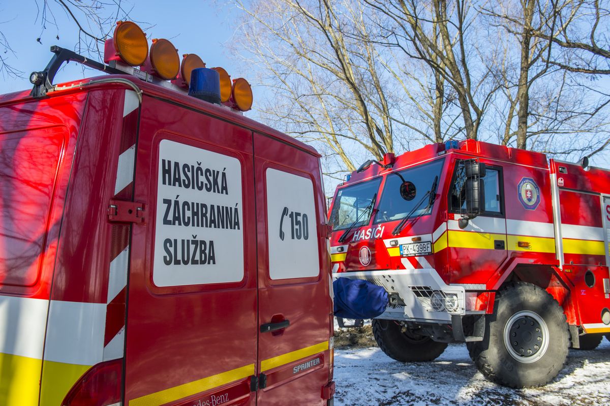 Firefighters in Humenne Put Out Fire in Building with Fuel Oil Containers