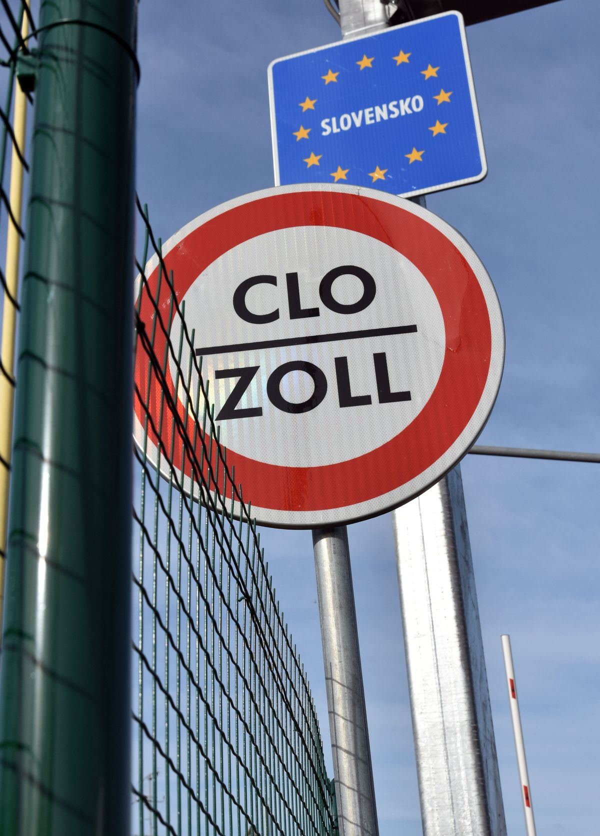 Analysts: Schengen Disintegration Would Damage Slovakia's Exports