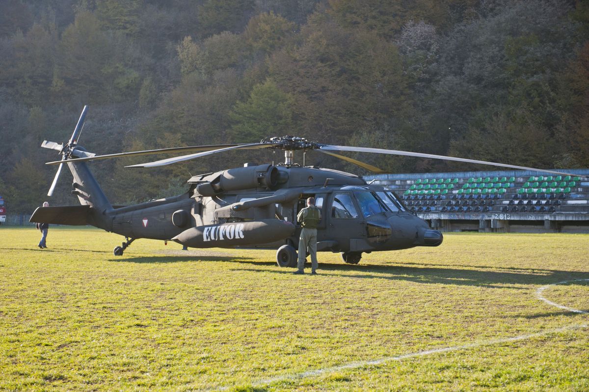 Slovakia Dispatches 30 Soldiers and Black Hawk to Wildfire in Czech Republic