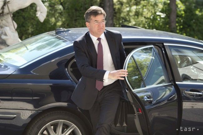 Lajcak: Montenegro Needs to Focus on Economic Matters