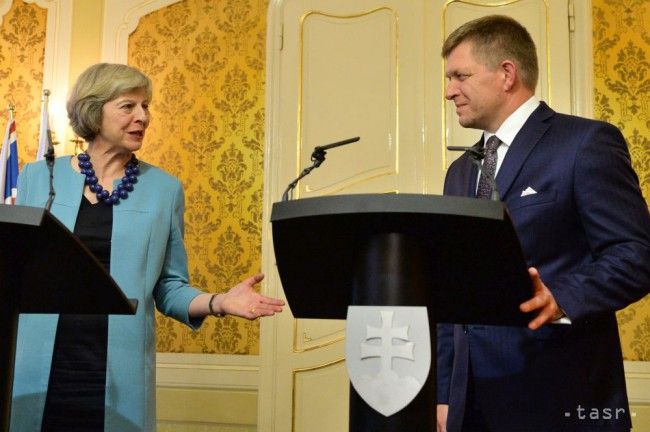 Fico Talks Brexit and EU Future with Theresa May in Bratislava
