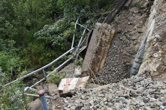 Part of Rail Bridge Collapses in High Tatras, Transport Put Off