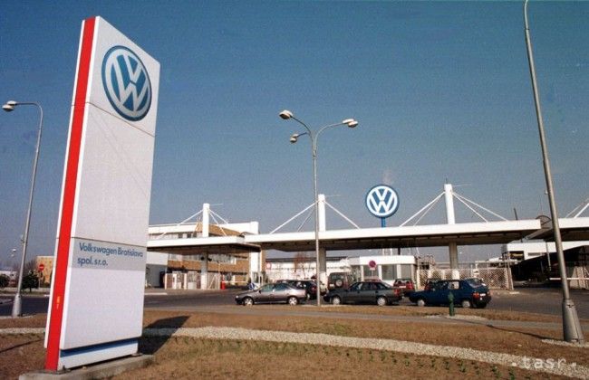 VW Slovakia Extends Temporary Halt in Production at All Three Plants
