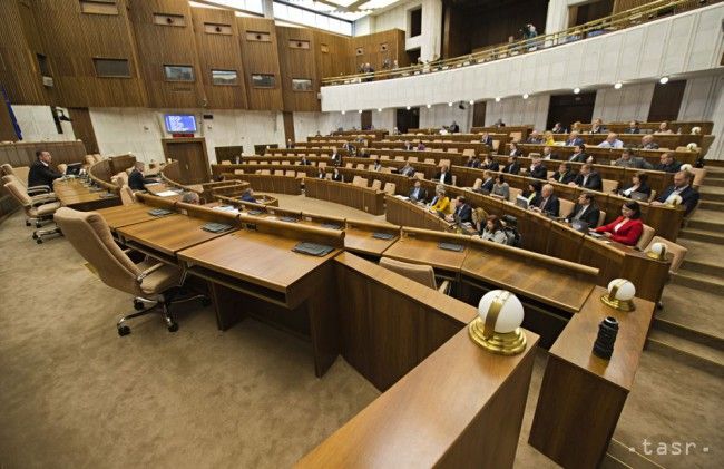 House Passes Declaration on Meciar's Amnesties to Second Reading