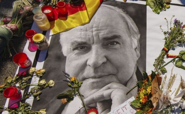 Former President Schuster to Go to Strasbourg to Pay Tribute to Kohl