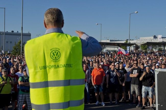 Volkswagen Slovakia Views Strike as Unnecessary; Union Happy with Result