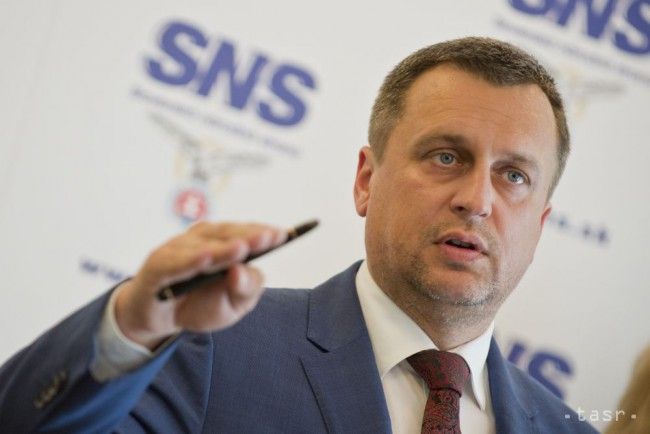 SNS: Businesses Welcome Idea of 13th and 14th Salaries