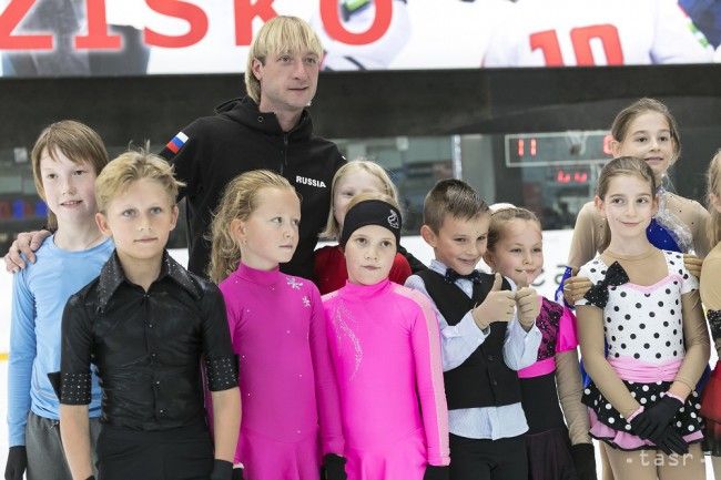 SOV Awards Figure Skater Plushenko for His Work in Developing Sport