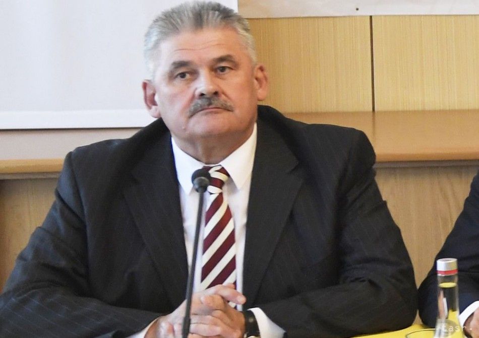 Slovak Health Chamber Urges Minister Richter to Resign Over SP Snafu