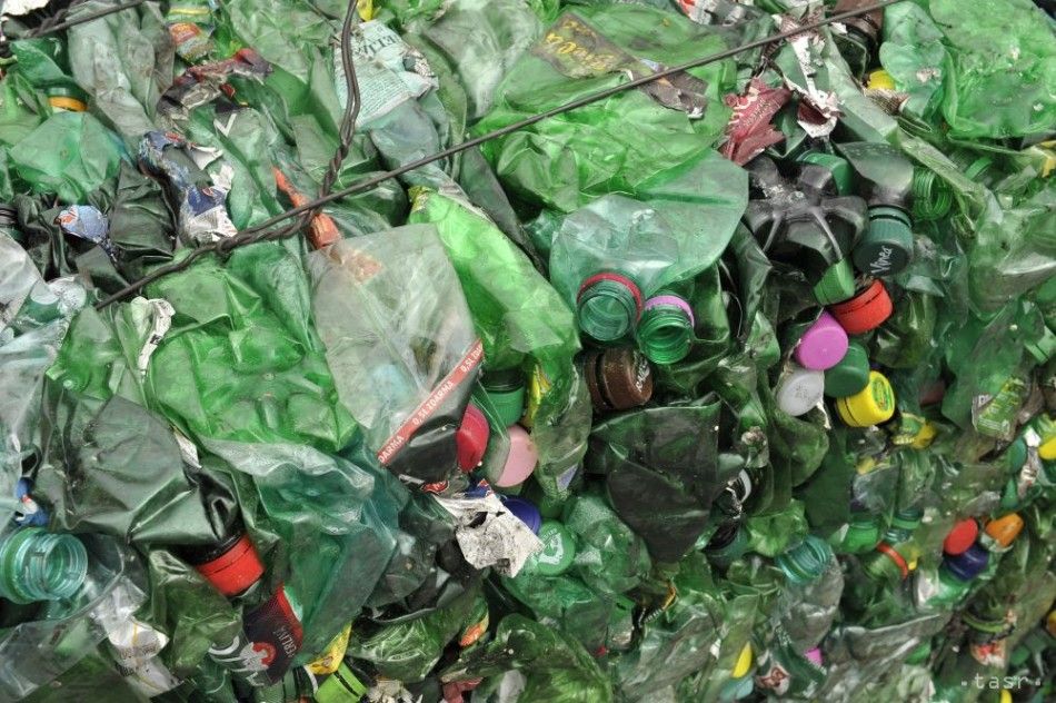 Deposits on PET Bottles and Cans to Be Introduced in Slovakia as of 2022