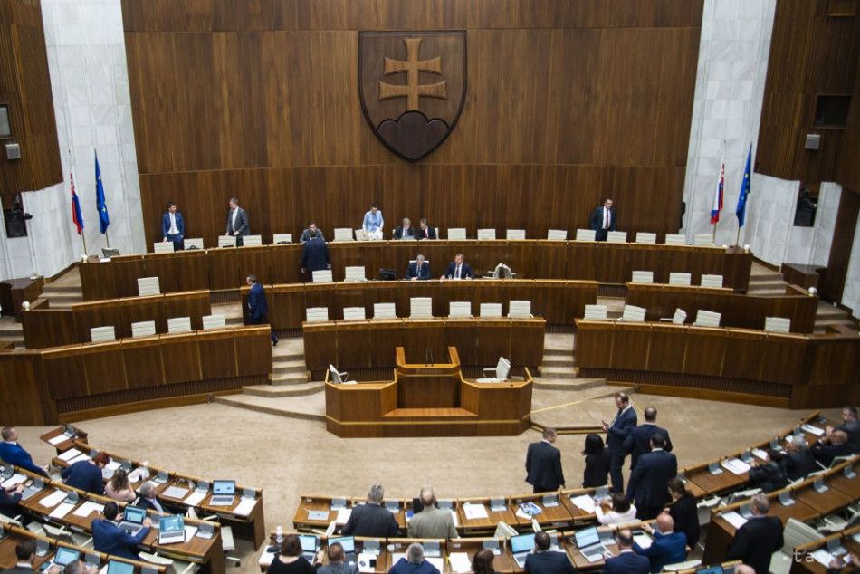 MPs Elected Three Candidates for Constitutional Court Judges