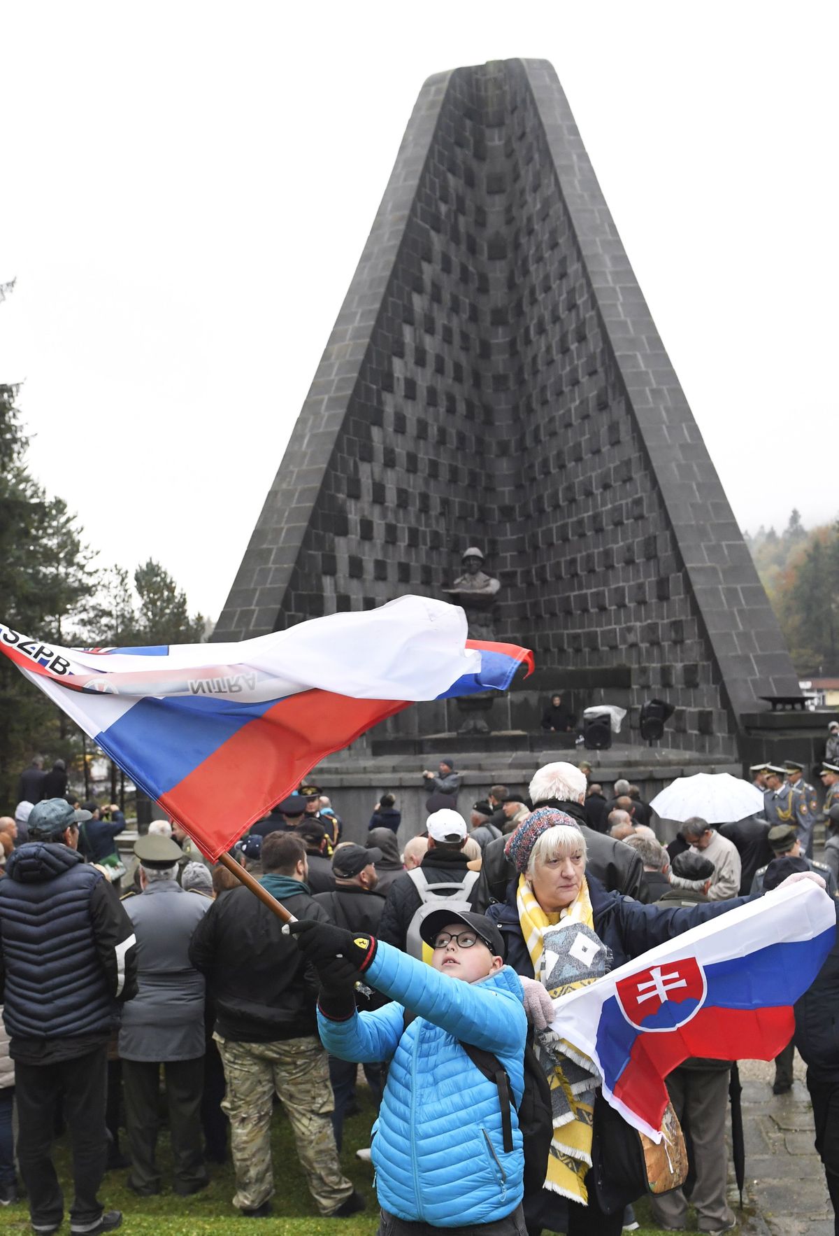 President Commemorates Dukla Pass Battle in WWII, Underscores NATO