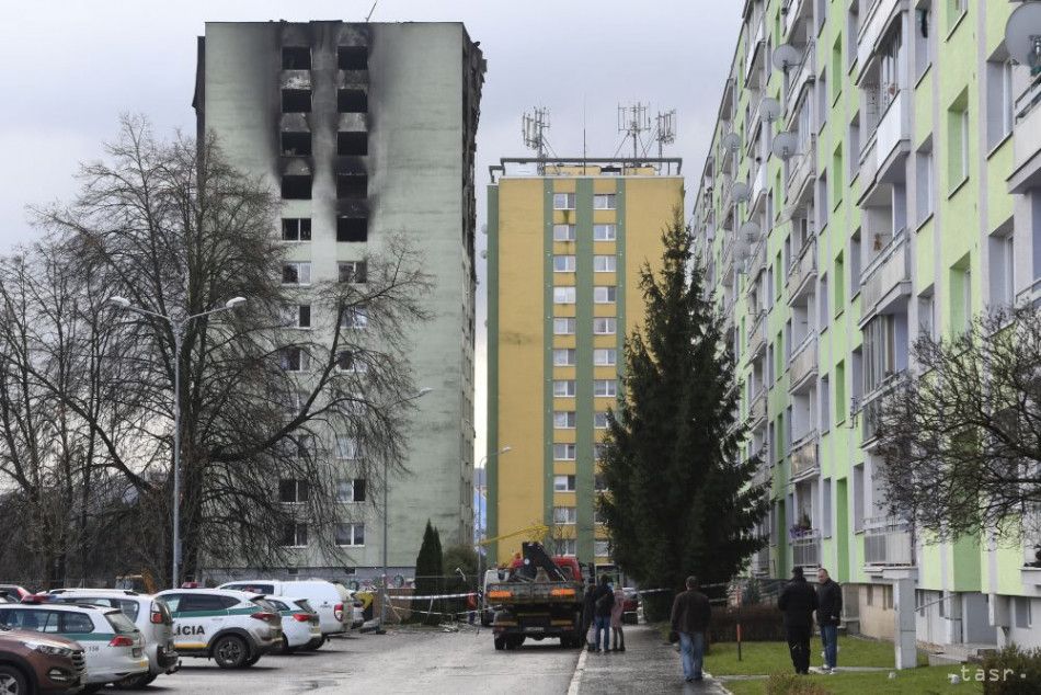 Building in Presov to Be Demolished by Machinery from Czech Republic