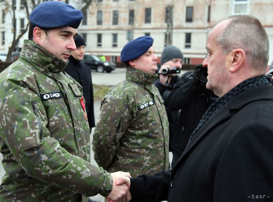 Minister Gajdos Honours Soldiers Who Helped Following Gas Blast in Presov