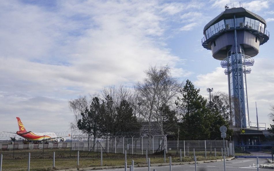 Chinese Aircraft to Pick Humanitarian Aid Departs from Bratislava Airport