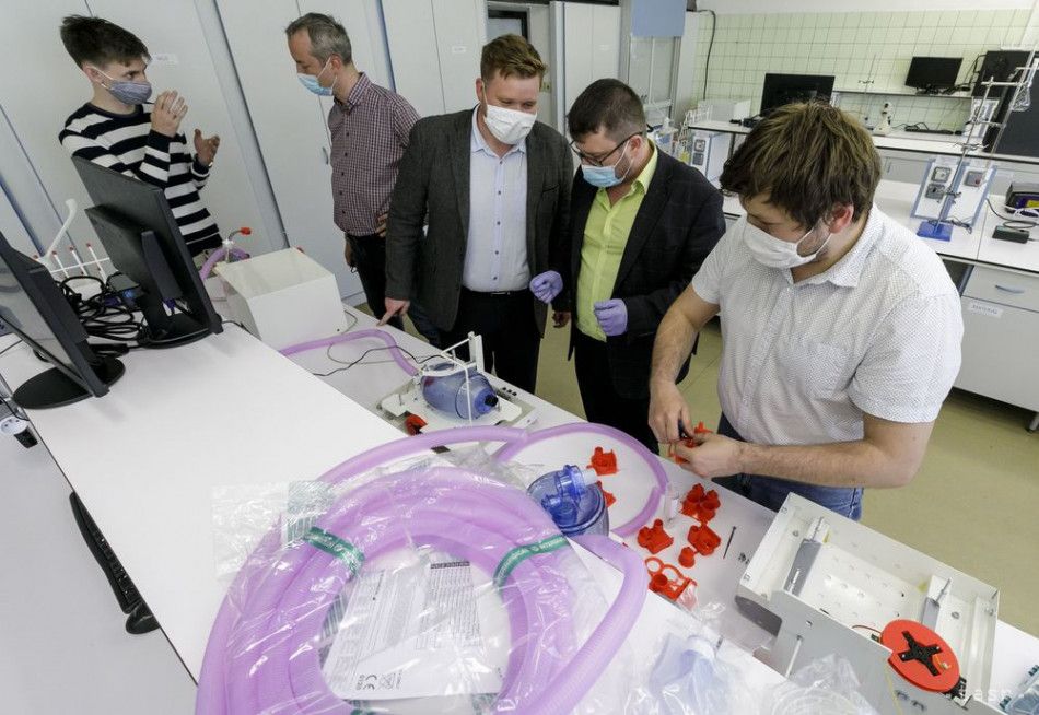 Ventilator Designed by Young Slovak Scientists Goes into Production