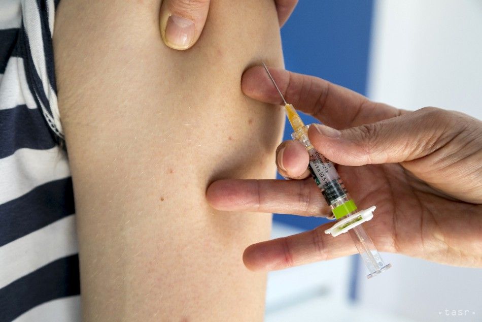 Under One in Four Slovaks Would Be Vaccinated against Coronavirus