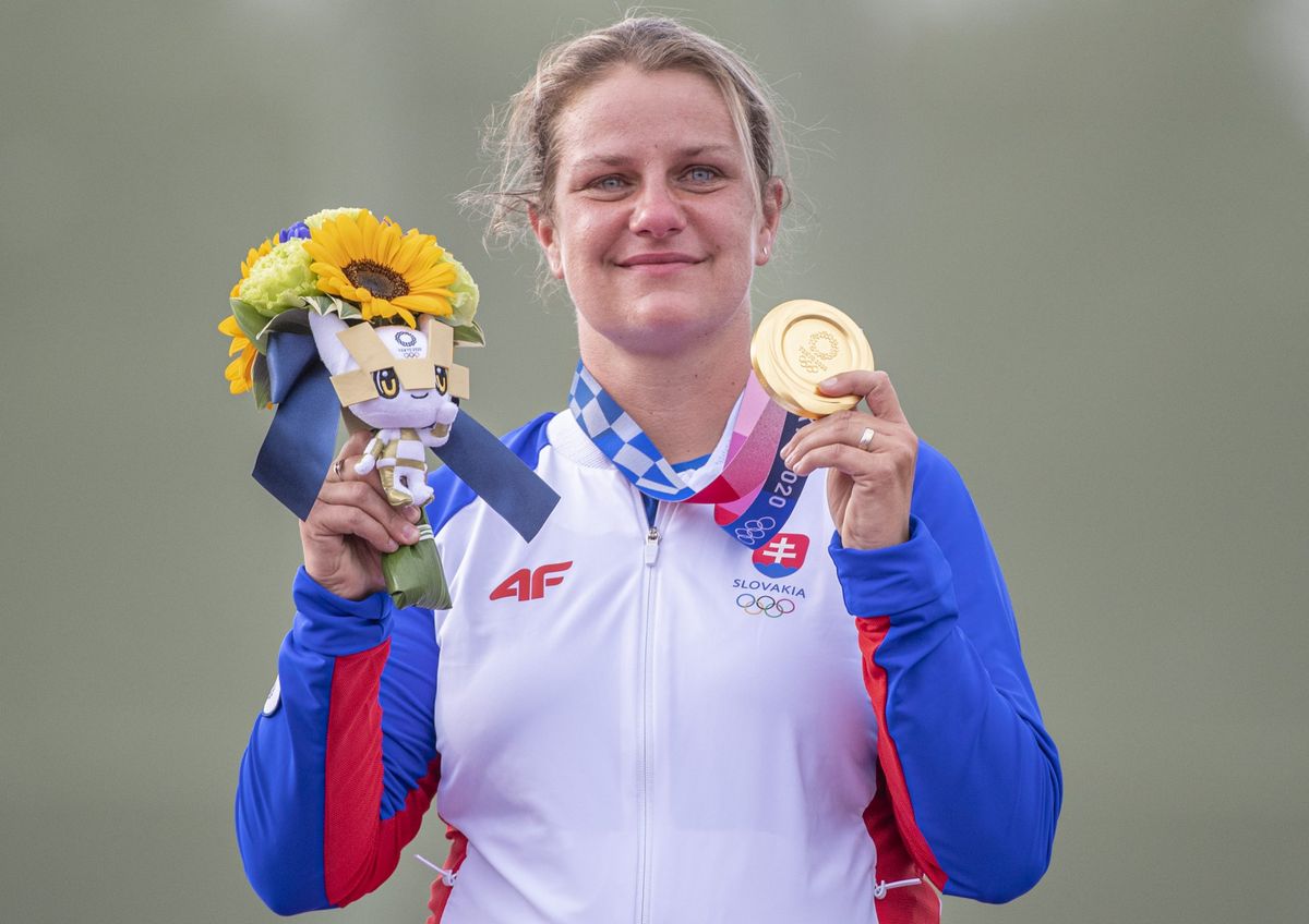 Olympic Gold Medalist Rehak Stefecekova Discusses Sport with Minister Grohling