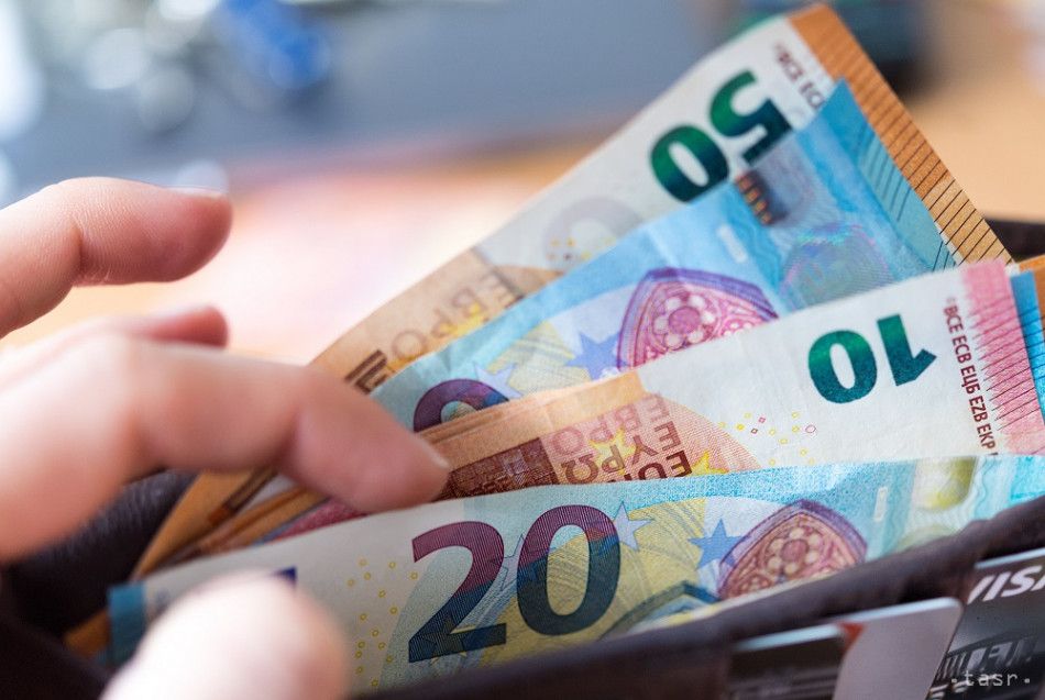 Social Partners Fail to Agree on Minimum Wage, AZZZ Proposes €646 per Month