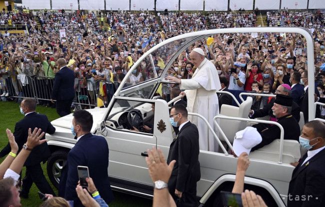 Pope: Revolution Today Is to Free Oneself from the Temporary and Love for Life