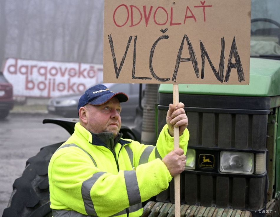 Farmer's Initiative Protests at Dargov Pass, Requesting Vlcan's Ouster