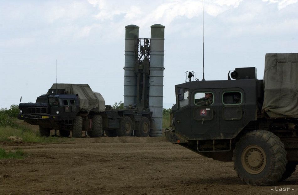 Slovakia Hands Over S-300 Missiles System to Ukraine