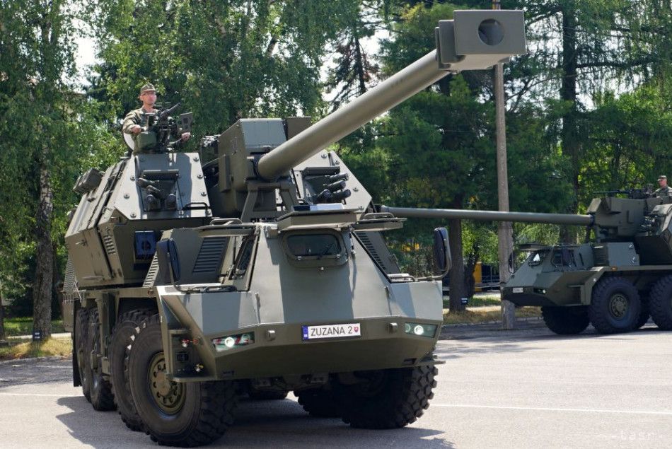 Defence Ministry: Two More Zuzana 2 Howitzers Safely Delivered to Ukraine