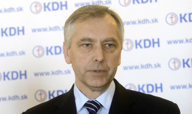 Three People Present Bids for KDH Chair at Council Session