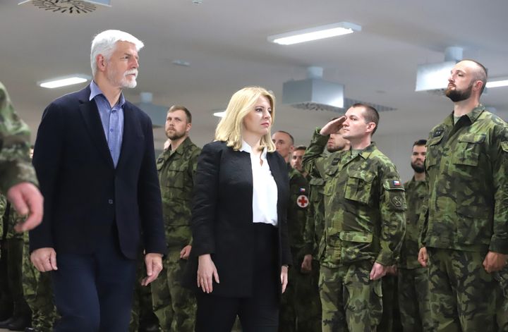 Caputova and Pavel Praise Cooperation and Unity among Soldiers in Lest
