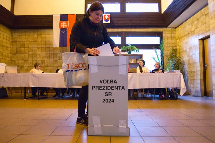 Election24: Polling Stations Open, Slovaks Electing President in Second Round