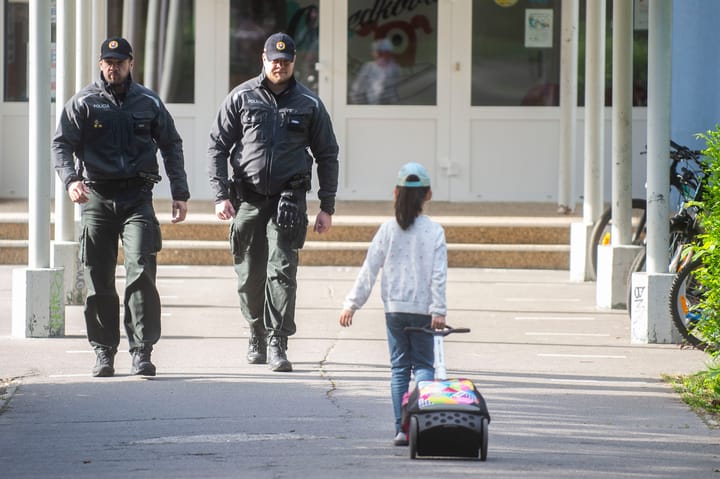 Banska Bystrica: Two Schools Evacuated Due to False Bomb Alerts