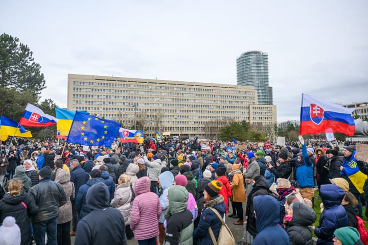 Hundreds Protesting in Bratislava against Premier's Visit to Moscow