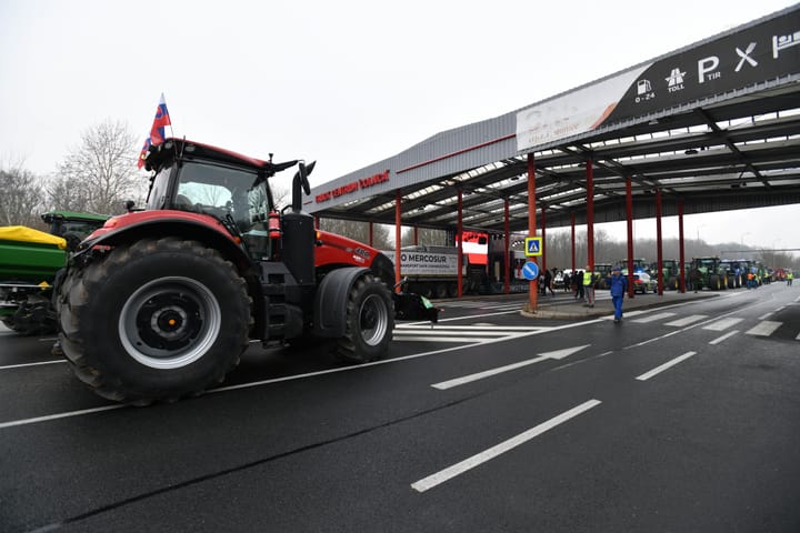 Farmers Protest against Mercosur Agreement at Czech-Slovak Border Crossing