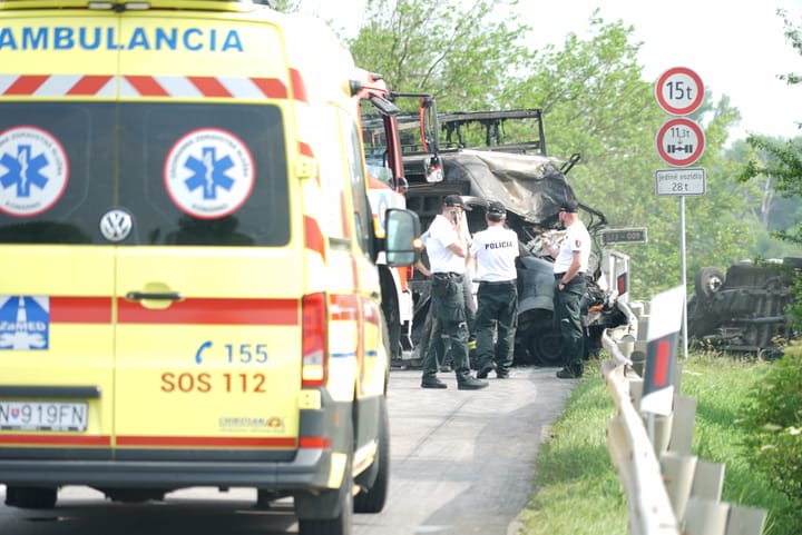 Road Accident in Kolarovo Claims Four Lives, Nine More Suffer Injuries