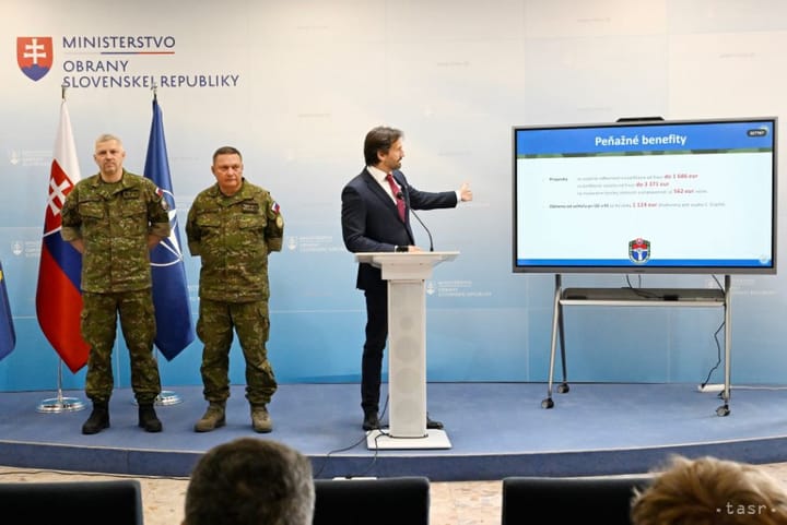 Kalinak: Dozens of People Register for Defence Forces, Training Starts in July