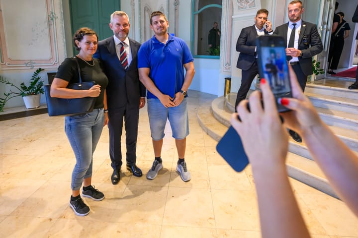 Almost 10,000 People Visit Presidential Palace on Open House Day