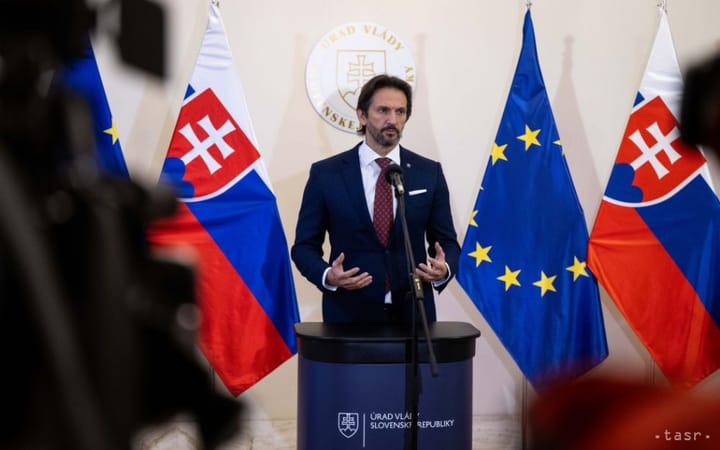 Kalinak: Continuity Most Important in Appointing New Chief of Armed Forces