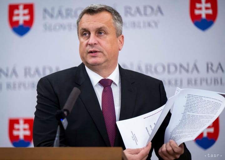 Danko Didn't Rule Out that SNS Won't Support Draft on Whistleblowers Office If President Vetoes It