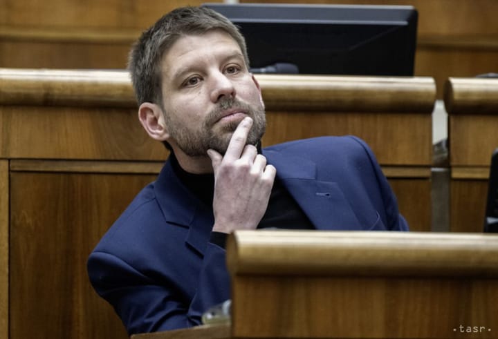 Poll: Progressive Slovakia on Top in December, Followed by Smer-SD and Voice-SD