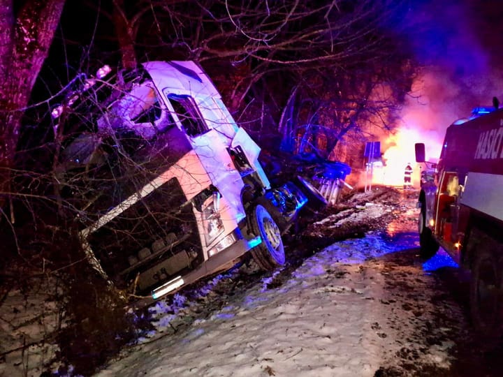 Bus-Lorry Collision in Liptovska Osada Claims One Life, Several Injured